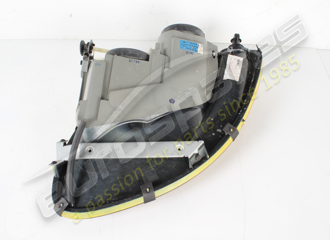 used ferrari rh lamp assembly rhd giallo modena. part number 72001370 (4)