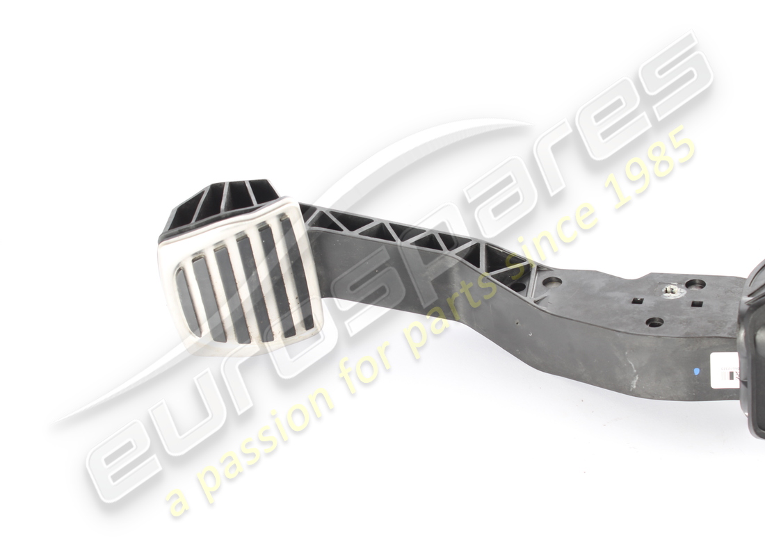 used maserati rhd complete pedal. part number 675001693 (2)