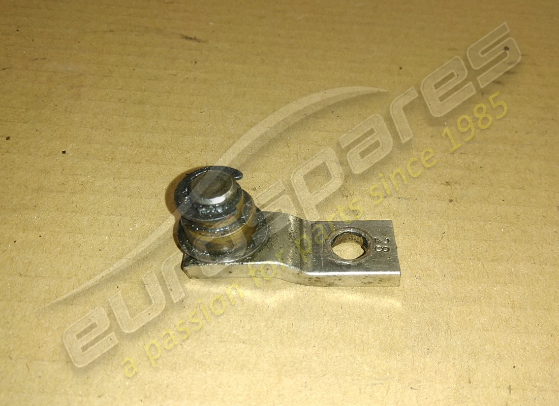 USED Ferrari PIVOT . PART NUMBER 40213902 (1)