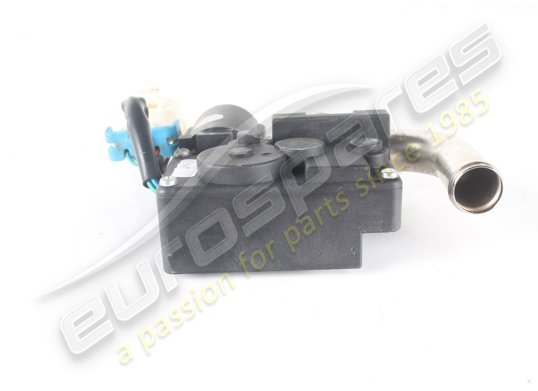 USED FERRARI LH TGK VALVE (HEATER CONTROL). PART NUMBER 67444900 (4) used ferrari lh tgk valve (heater control). part number 67444900 (4)