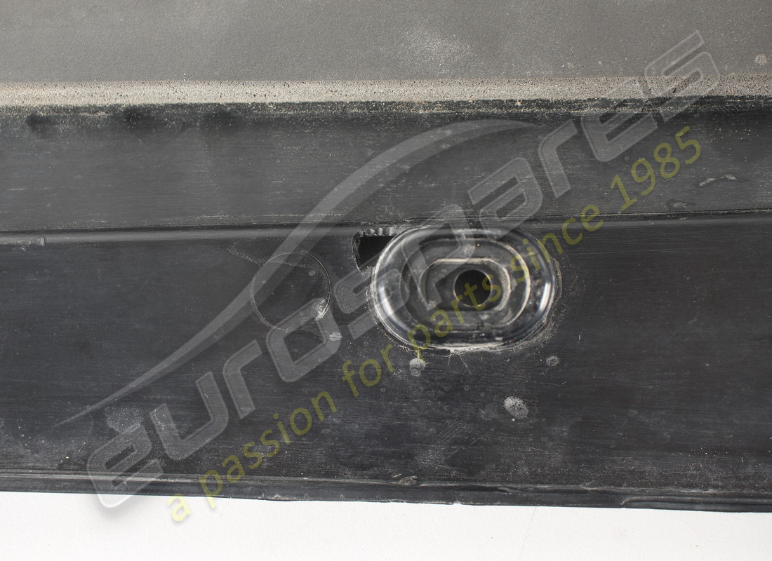 damaged ferrari rh kick strip. part number 63212800 (2)