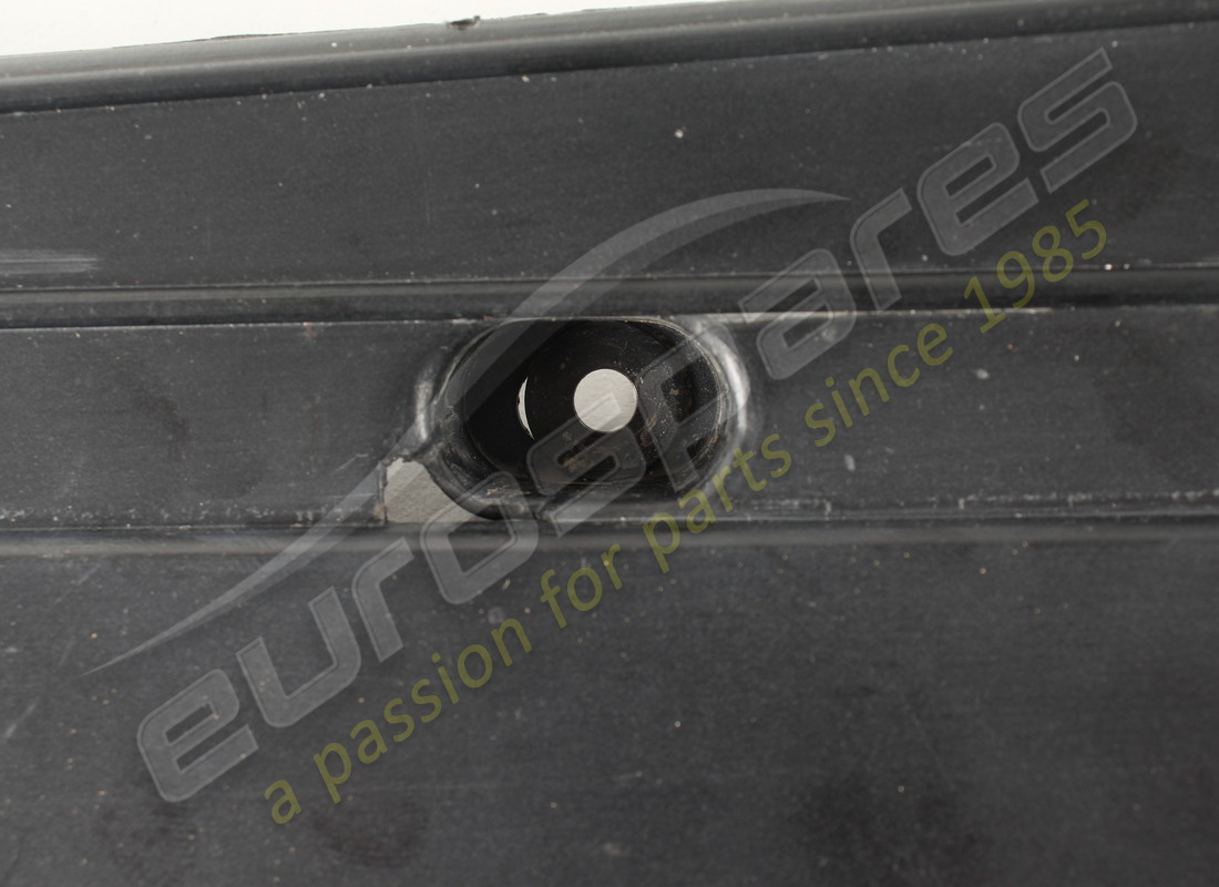 damaged ferrari rh kick strip. part number 63212800 (3)