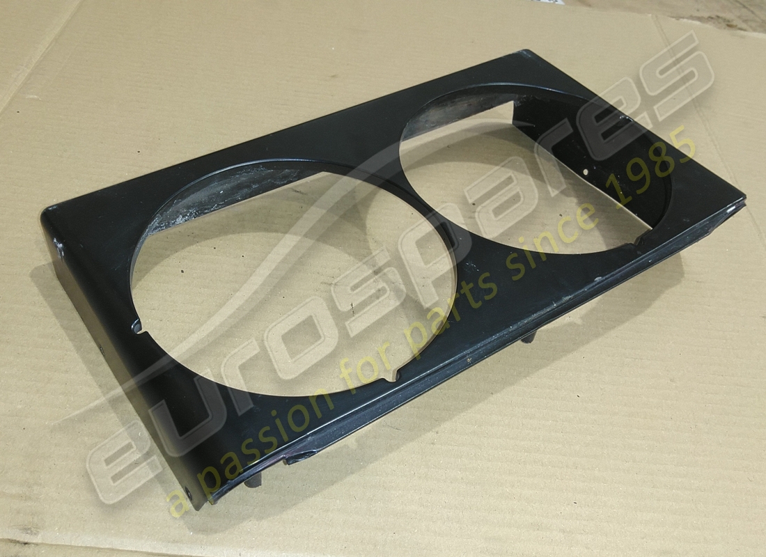 used ferrari lh head lamp plastic cover. part number 40109506 (2)