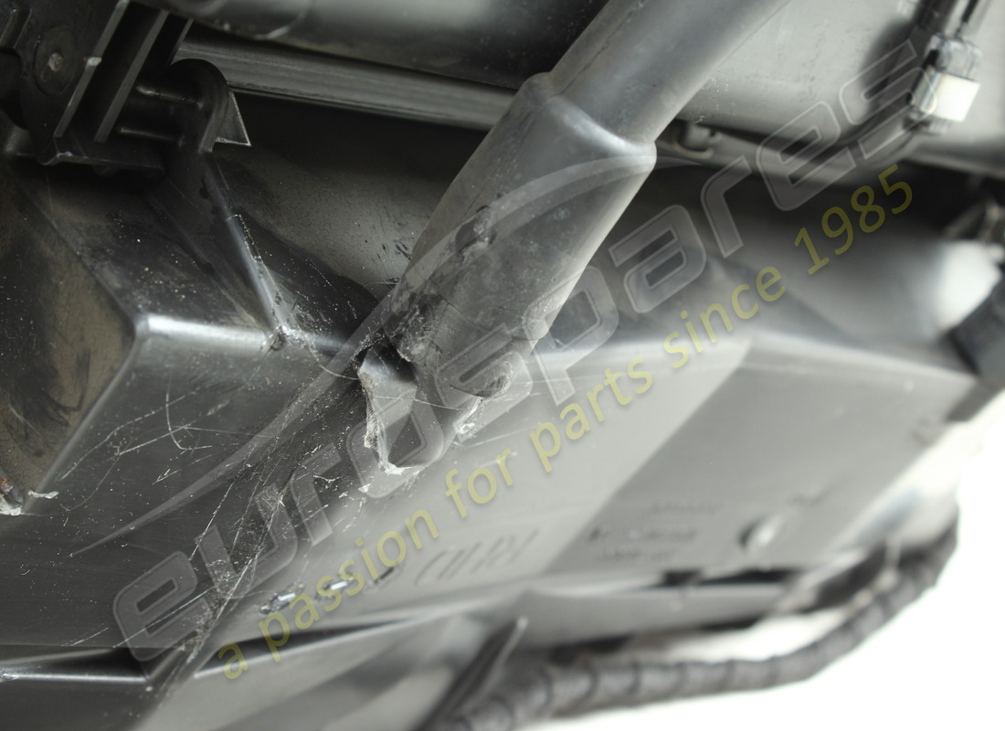 damaged ferrari complete air conditioning unit. part number 781682 (3)