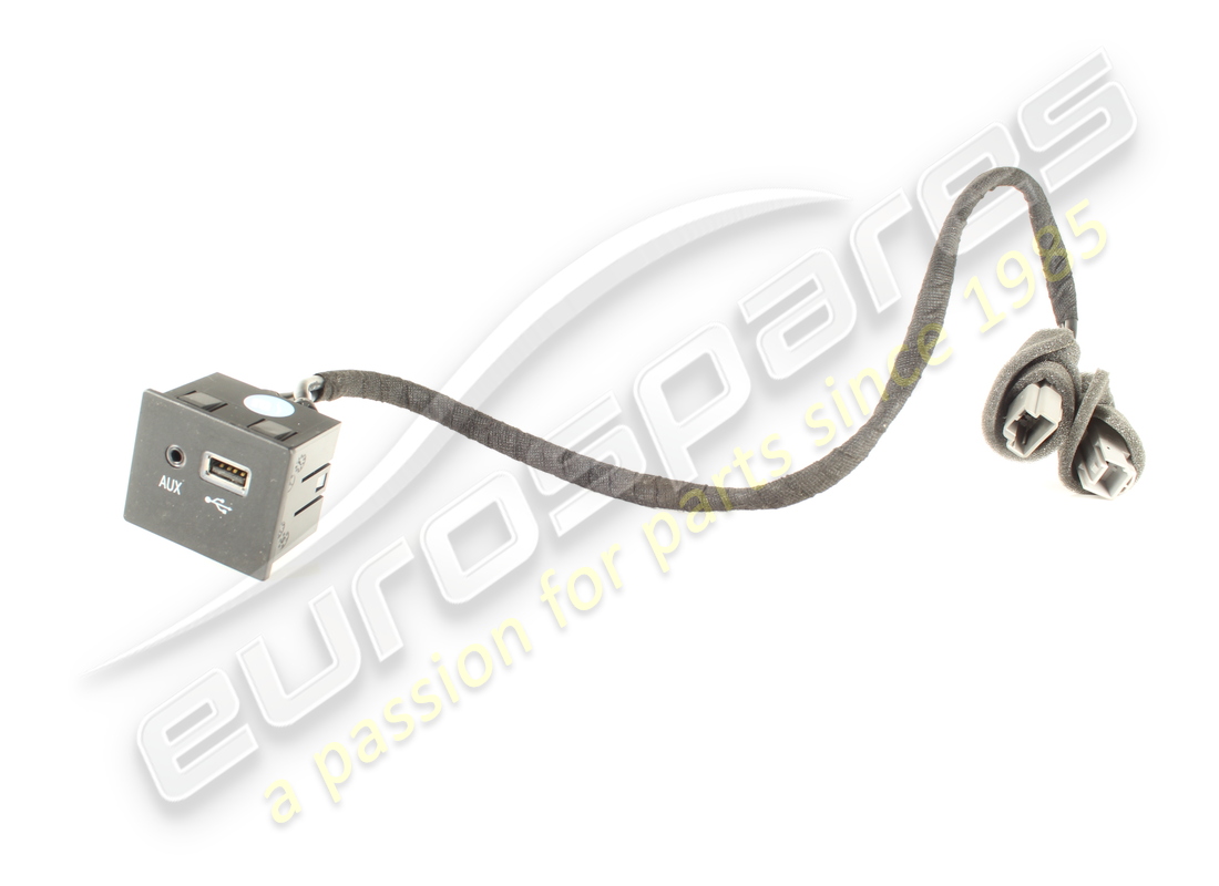 USED Maserati AUX+USB SOCKET IN CENTRAL TU . PART NUMBER 670009770 (1)