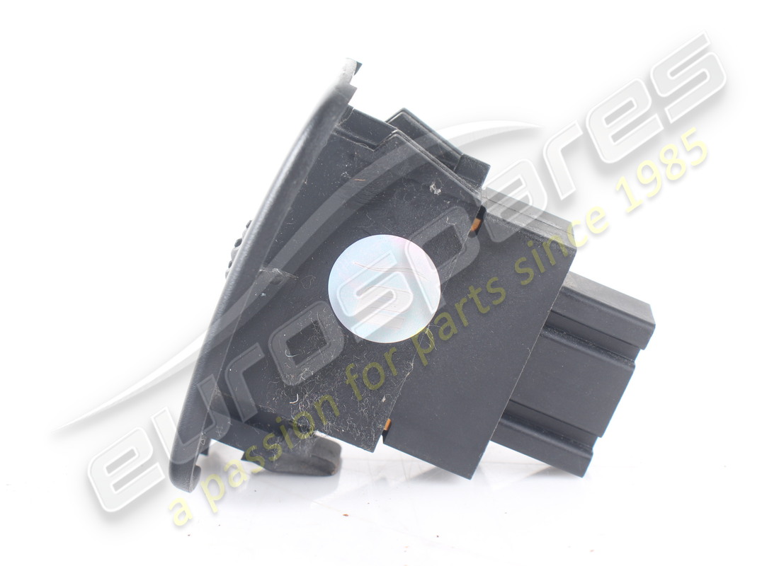 USED MASERATI HEADLIGHT AIMING CONTROL,BLACK SO. PART NUMBER 383100112 (5) used maserati headlight aiming control,black so. part number 383100112 (5)