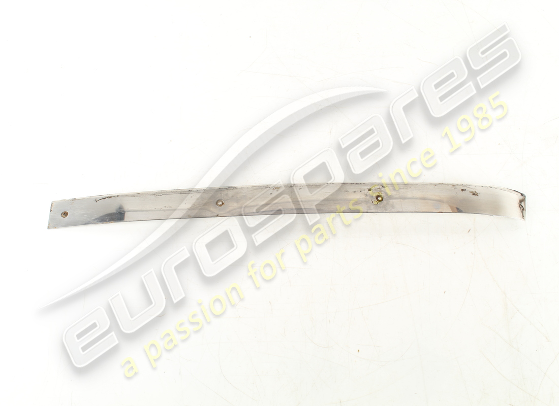 used ferrari lh front pillar moulding. part number 2574422108 (1)