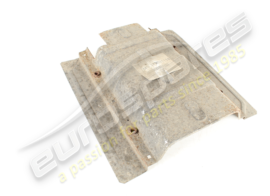 USED Maserati REAR RH GUARD 8 CYLINDER . PART NUMBER 379031118 (1)