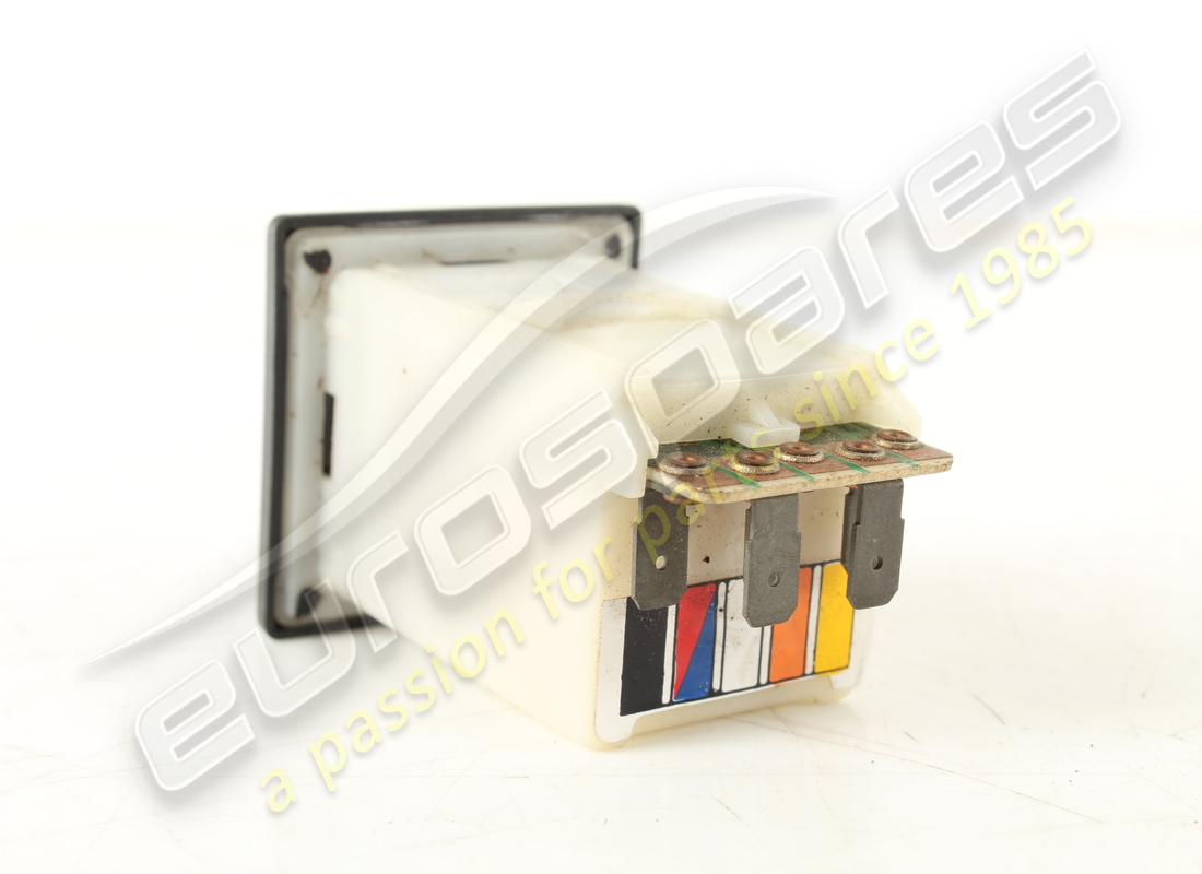 USED FERRARI FUEL CAP SWITCH. PART NUMBER 2578089410 (4) used ferrari fuel cap switch. part number 2578089410 (4)