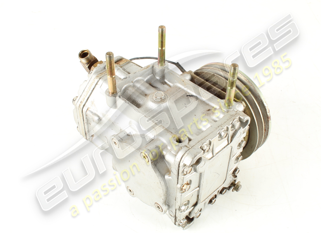 USED FERRARI A/C COMPRESSOR (THREADED TYPE). PART NUMBER 111222 (4) used ferrari a/c compressor (threaded type). part number 111222 (4)