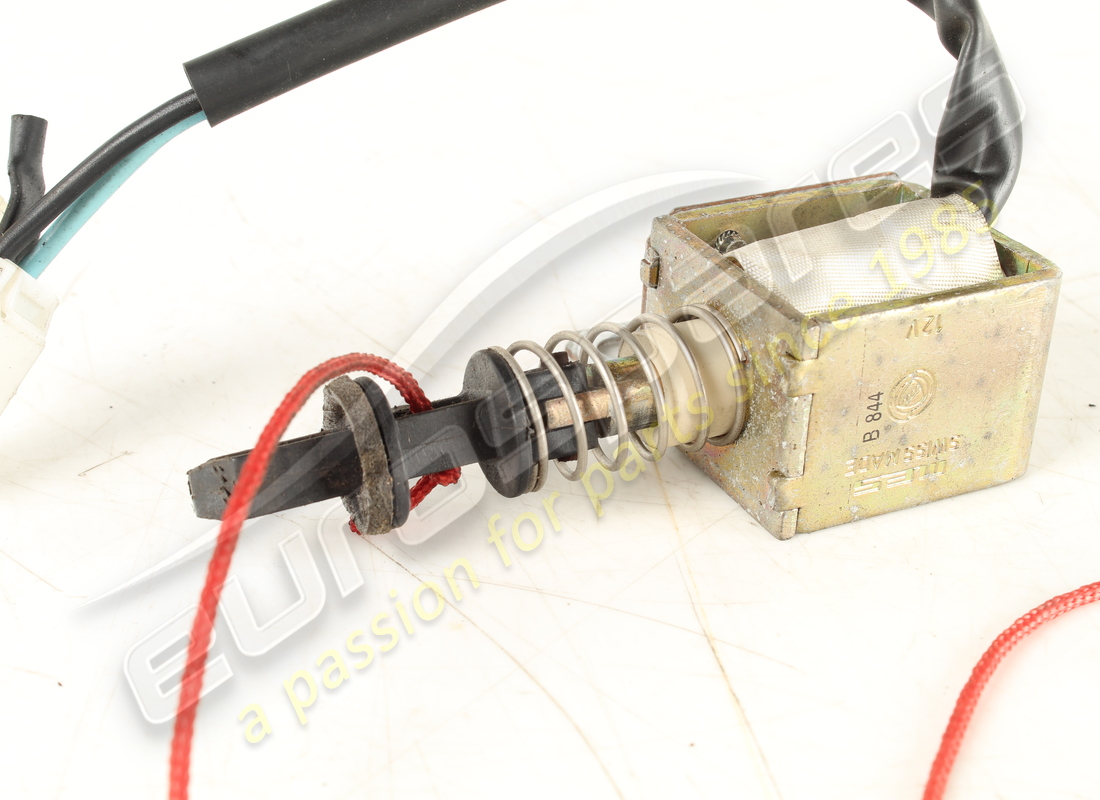 used maserati actuator. part number 383300195 (2)