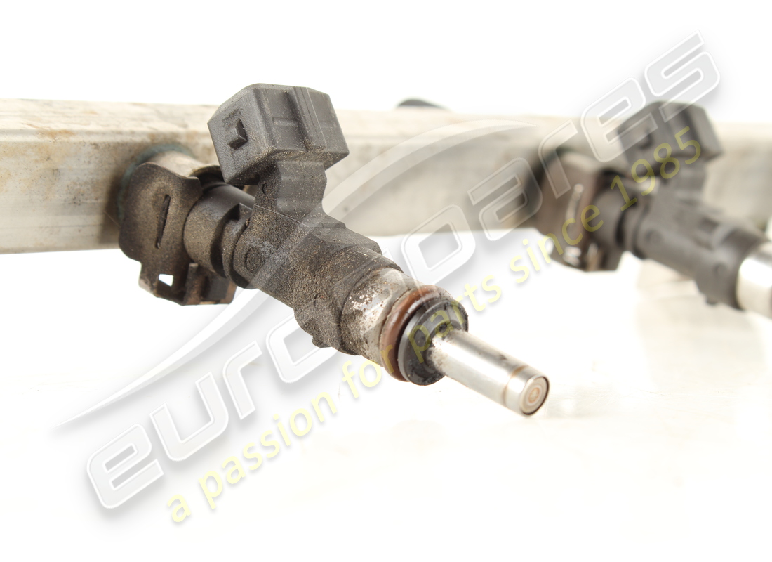 used maserati fuel pipe with injectors. part number 215337 (2)