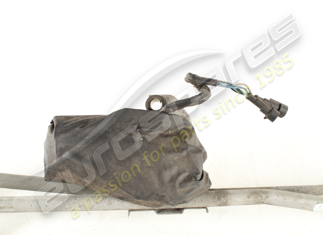 USED MASERATI RHD WINDSCREEN WIPER UNIT. PART NUMBER 383310206 (3) used maserati rhd windscreen wiper unit. part number 383310206 (3)