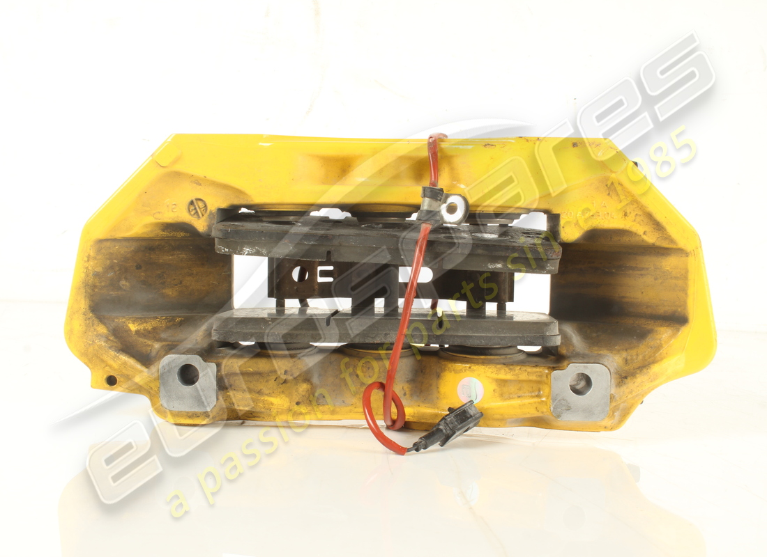 USED FERRARI FRONT RH CALIPER WITH PADS -. PART NUMBER 267318 (5) used ferrari front rh caliper with pads -. part number 267318 (5)