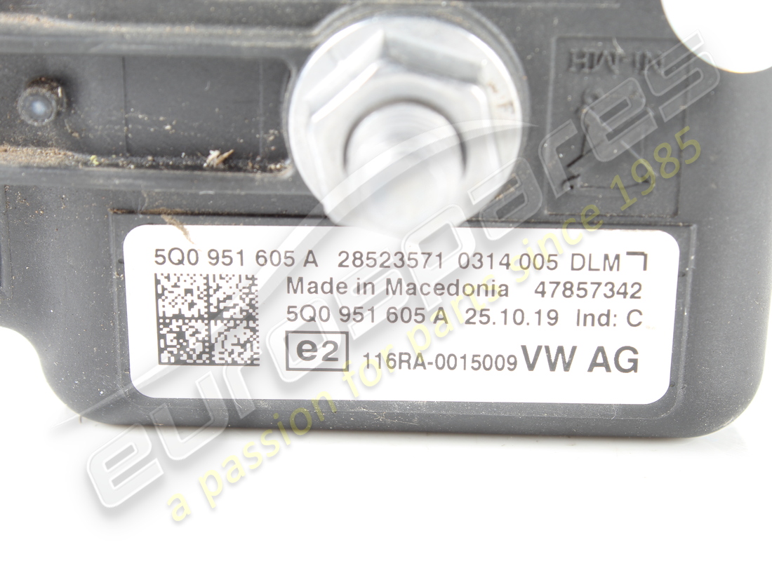 USED LAMBORGHINI SIREN DIEBSTAHLSCHUTZ. PART NUMBER 5Q0951605A (4) used lamborghini siren diebstahlschutz. part number 5q0951605a (4)