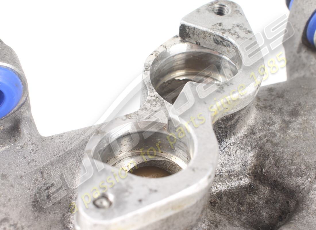 USED FERRARI COMPLETE OIL THERMOSTAT. PART NUMBER 304797 (3) used ferrari complete oil thermostat. part number 304797 (3)