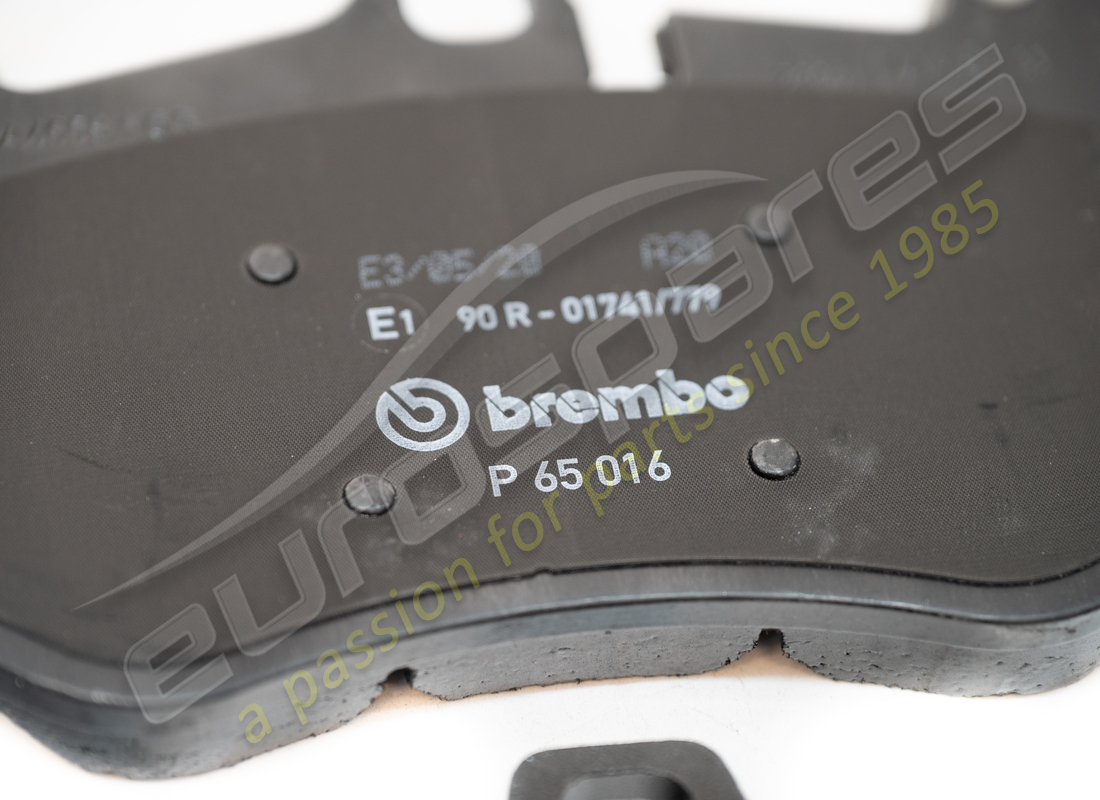 new eurospares 1 set front of brake pads (ccm). part number 4s0698151m (2)