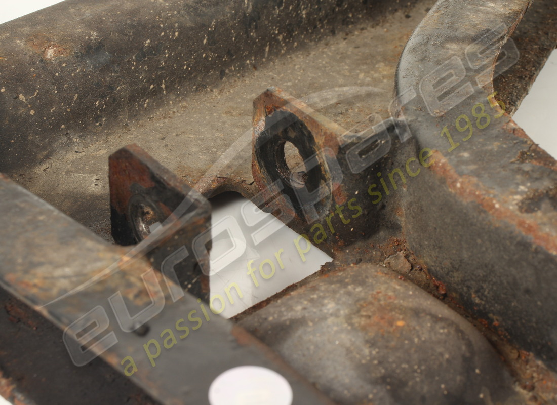 USED FERRARI RH FRONT SUSPENSION LOWER LEVER. PART NUMBER 115706 (3) used ferrari rh front suspension lower lever. part number 115706 (3)