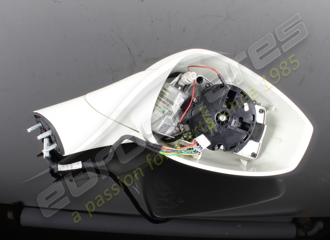 used ferrari rh external rear mirror opt. part number 82909910 (1)