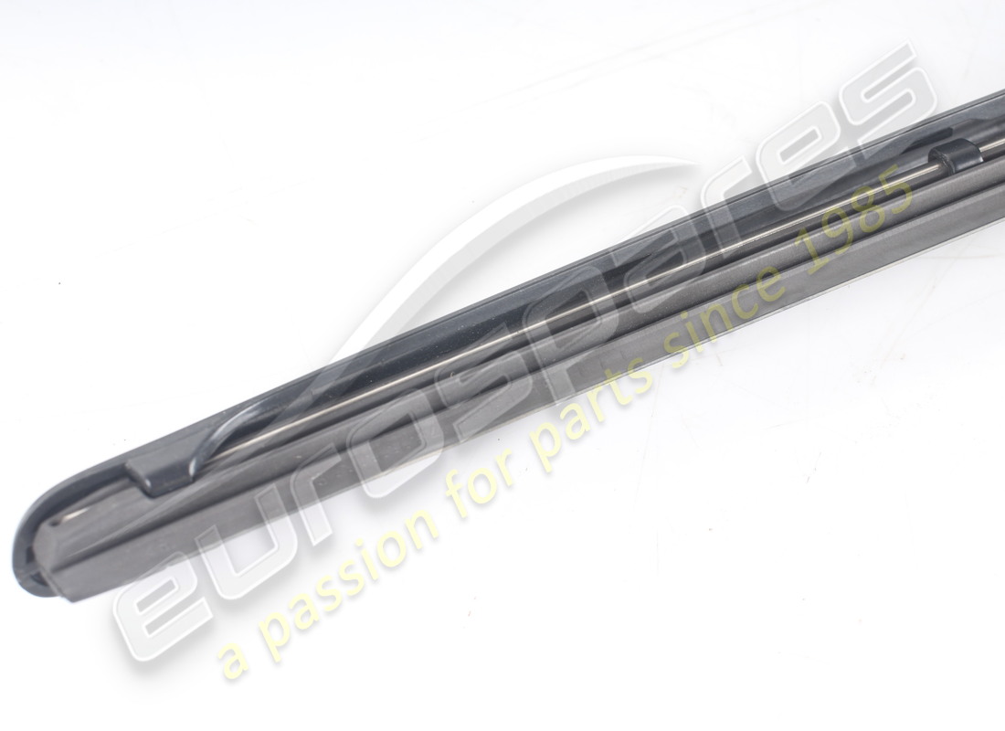 USED FERRARI DRIVER SIDE WINDSCREEN WIPER. PART NUMBER 83994400 (3) used ferrari driver side windscreen wiper. part number 83994400 (3)