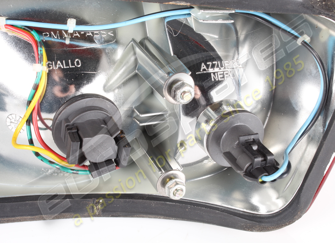 USED MASERATI RH TAIL LIGHT. PART NUMBER 373100137 (4) used maserati rh tail light. part number 373100137 (4)