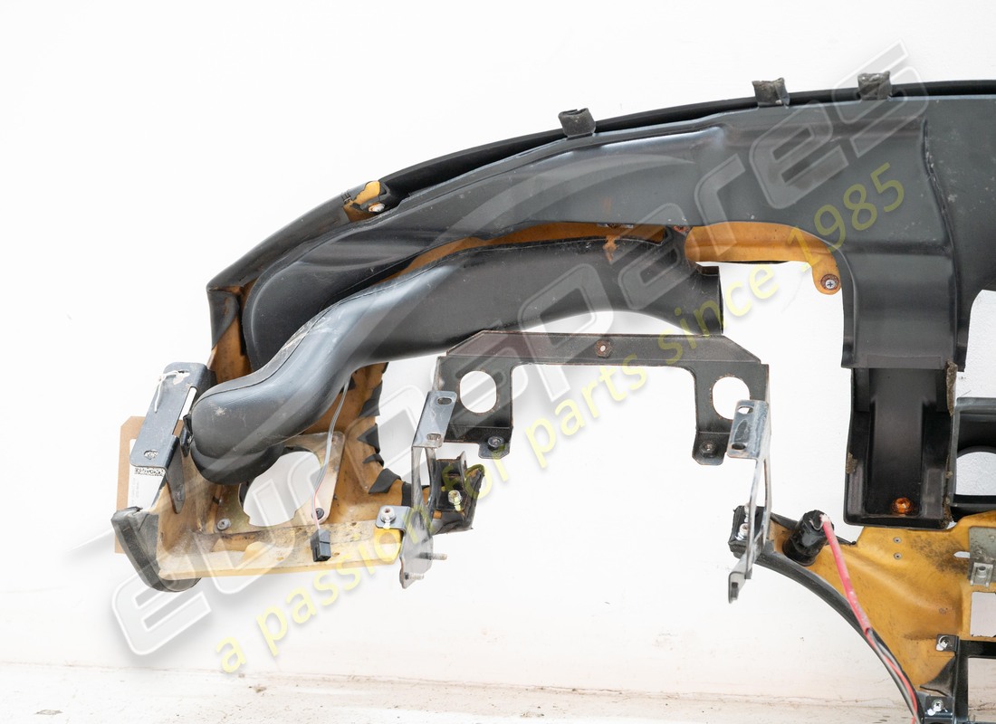 damaged ferrari rhd dash assembly in black vm8500. part number 65113800 (10)