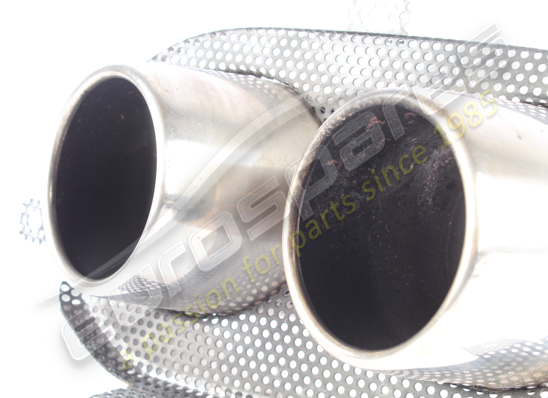 used ferrari rh tailpipe grille. part number 86090600 (3)