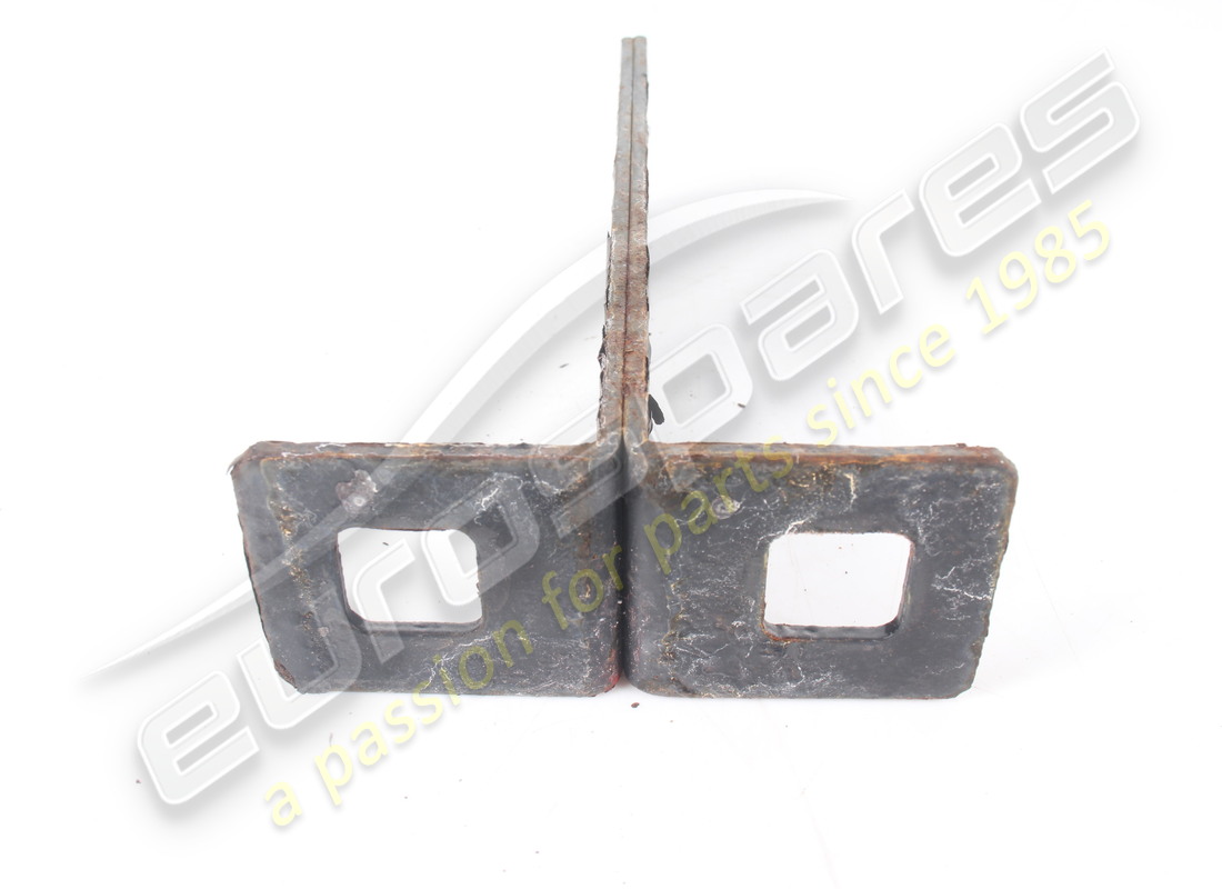 USED FERRARI FRONT BUMPER IRON. PART NUMBER 61741500 (3) used ferrari front bumper iron. part number 61741500 (3)