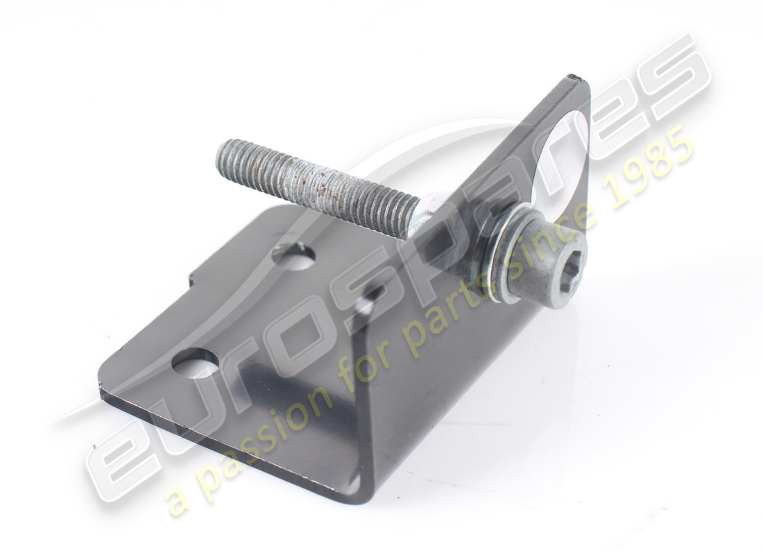 USED FERRARI THREADED BRACKET FOR FASTENING P2 CIRCUIT PIPE RETAINER BLOCK. PART NUMBER 938685 (4) used ferrari threaded bracket for fastening p2 circuit pipe retainer block. part number 938685 (4)