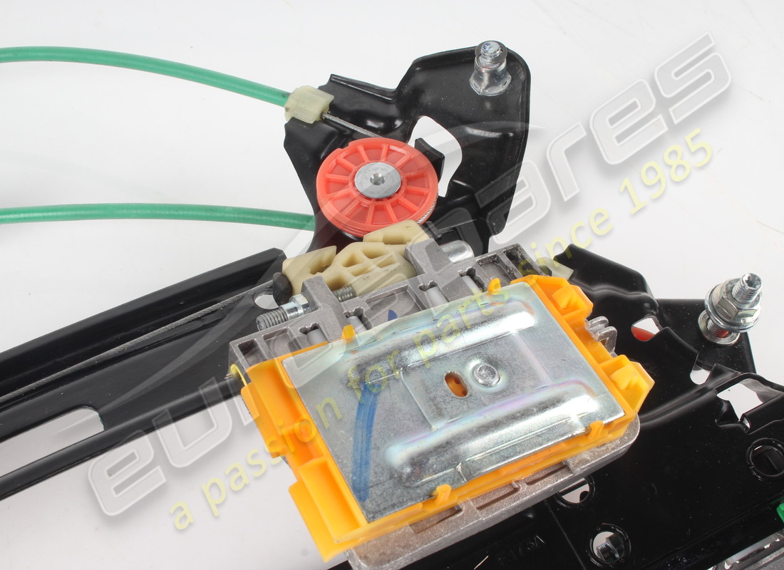 USED FERRARI ALZACRISTALLO PORTA ANTERIOR. PART NUMBER 967211 (4) used ferrari alzacristallo porta anterior. part number 967211 (4)