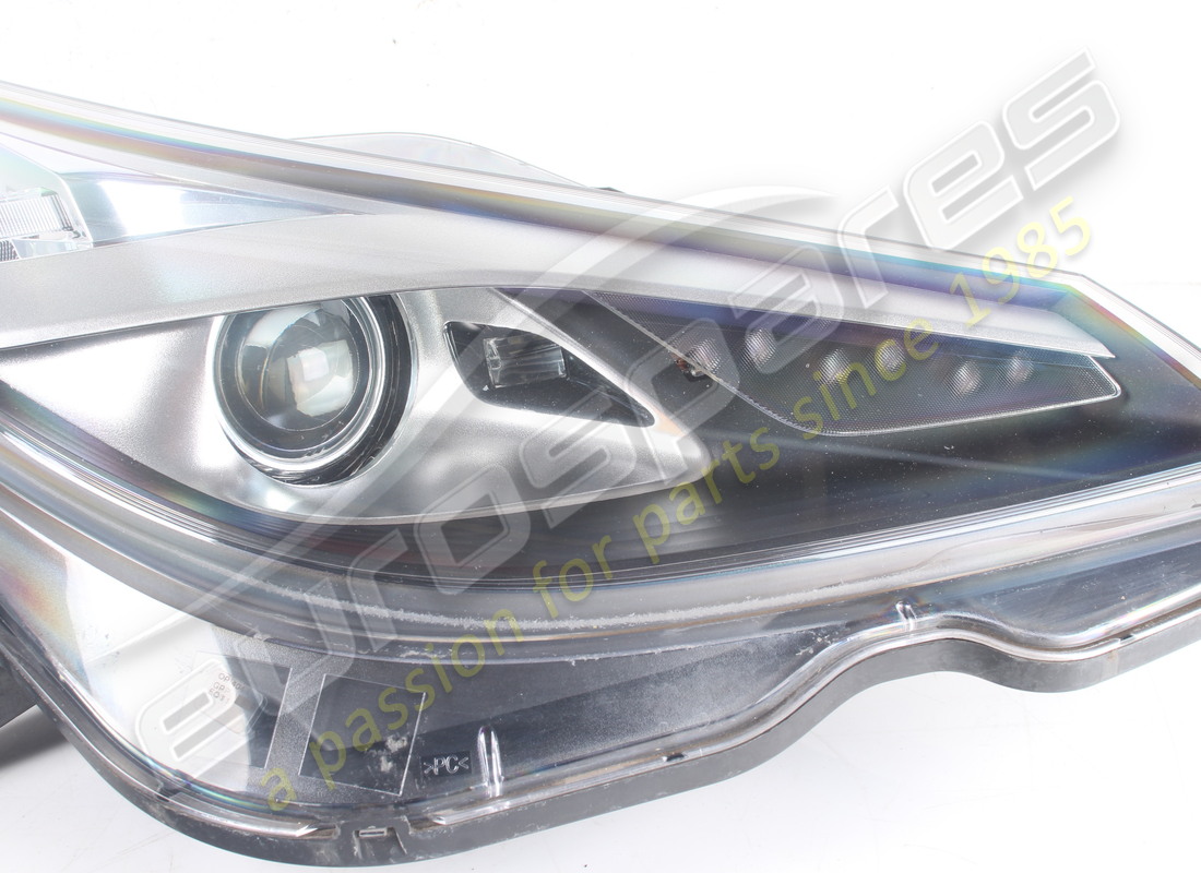 used ferrari rh bi-xenon headlight afs. part number 329982 (3)