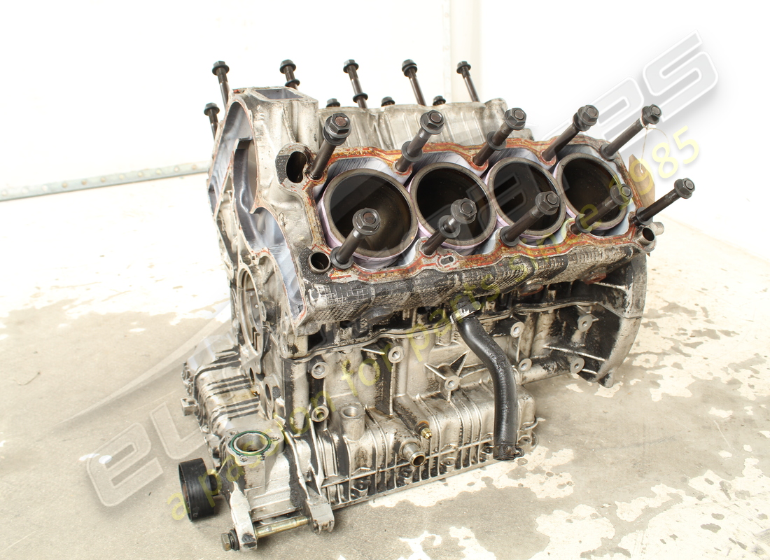 used maserati 8 cylinder assembled crankcase. part number 578942201 (3)