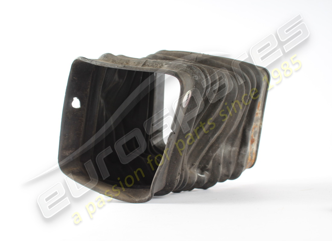 damaged ferrari air duct sleeve. part number 61491400 (2)
