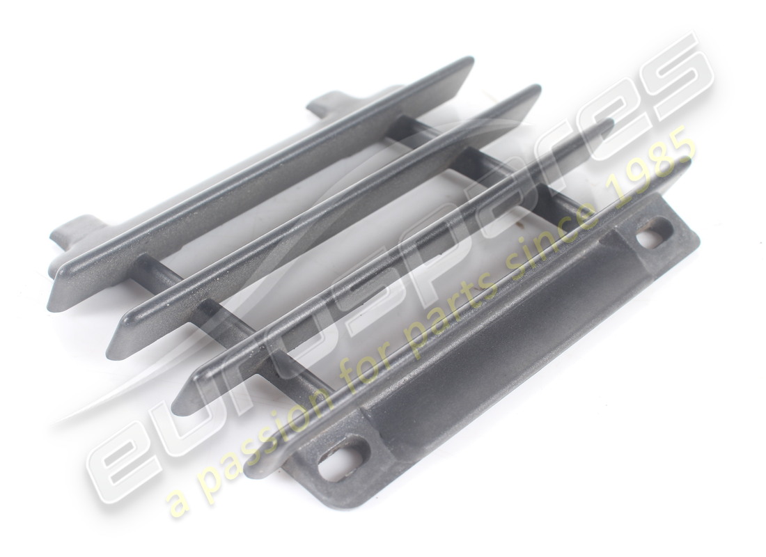 USED Maserati REAR HOOK GRILL 4P90 . PART NUMBER 376300648 (1)