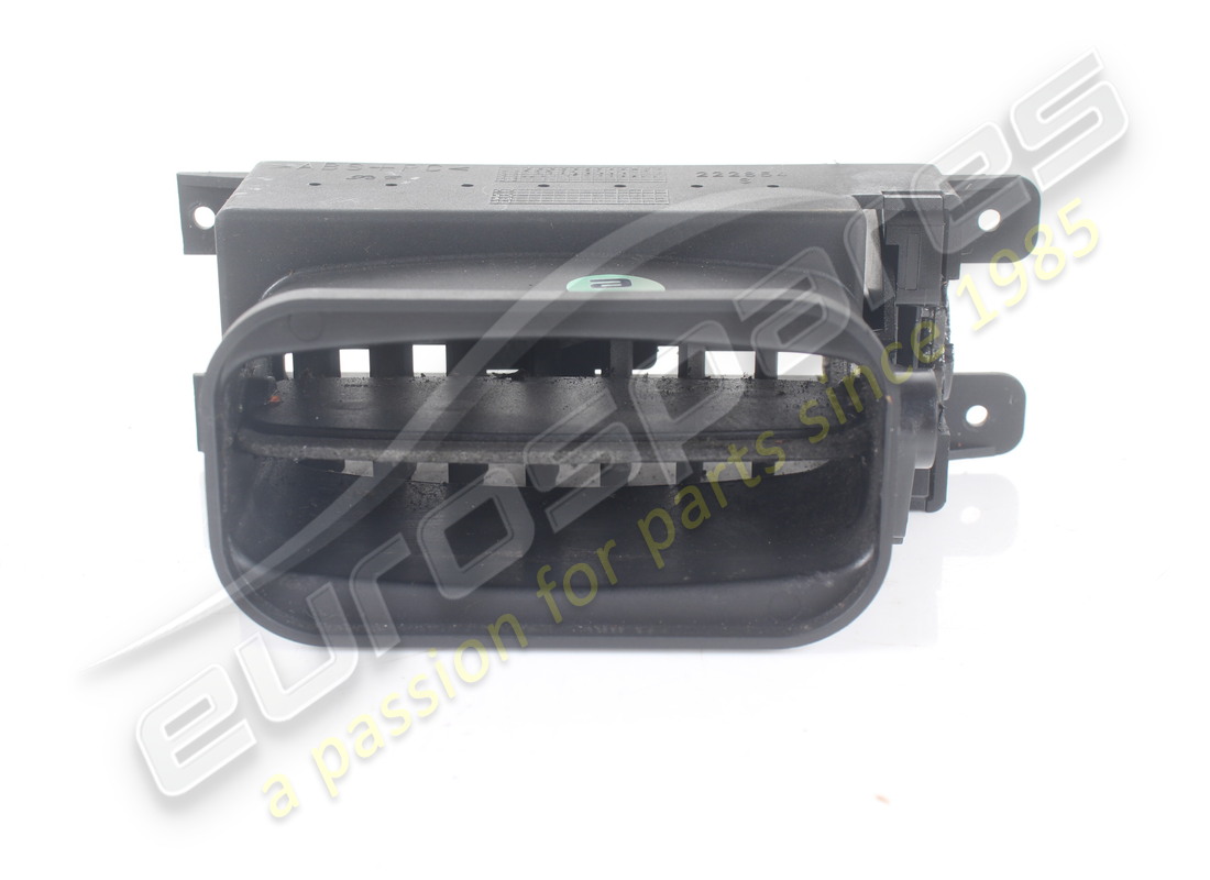 used maserati lh air vent. part number 365500013 (4)