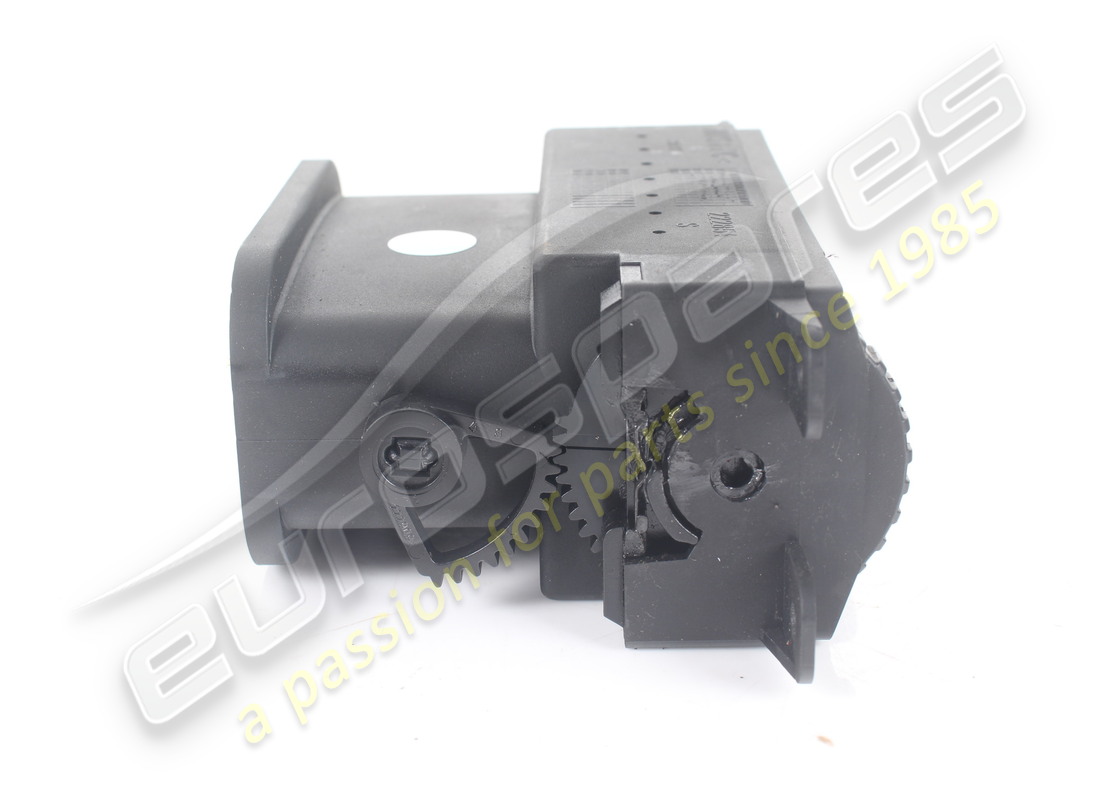 used maserati lh air vent. part number 365500013 (3)