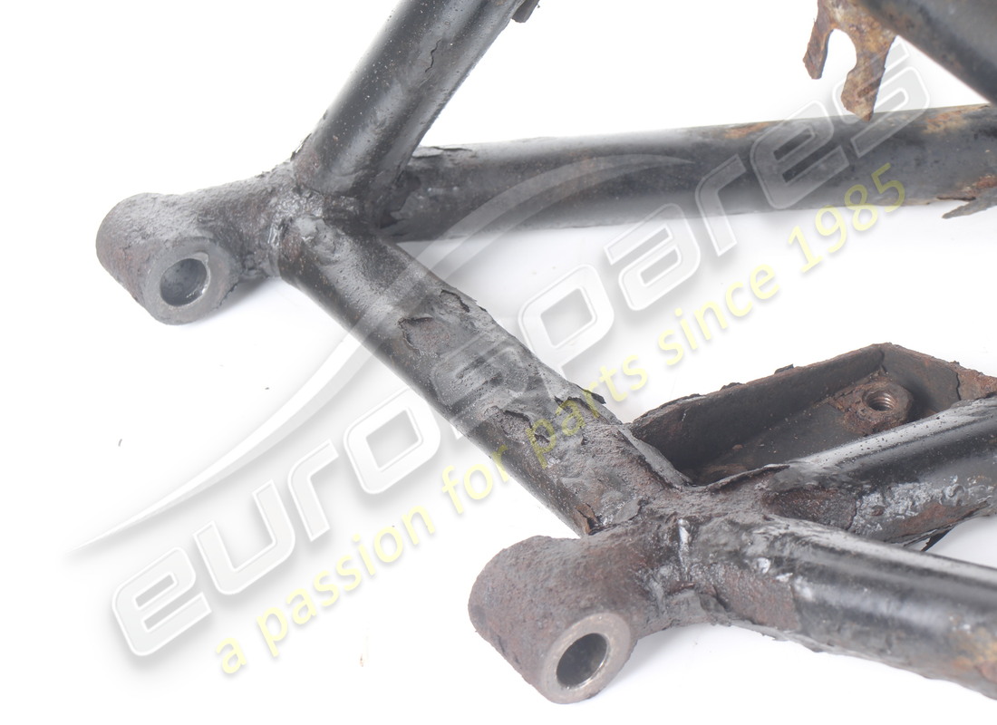 used maserati rear suspension rh arm. part number 377000102 (3)
