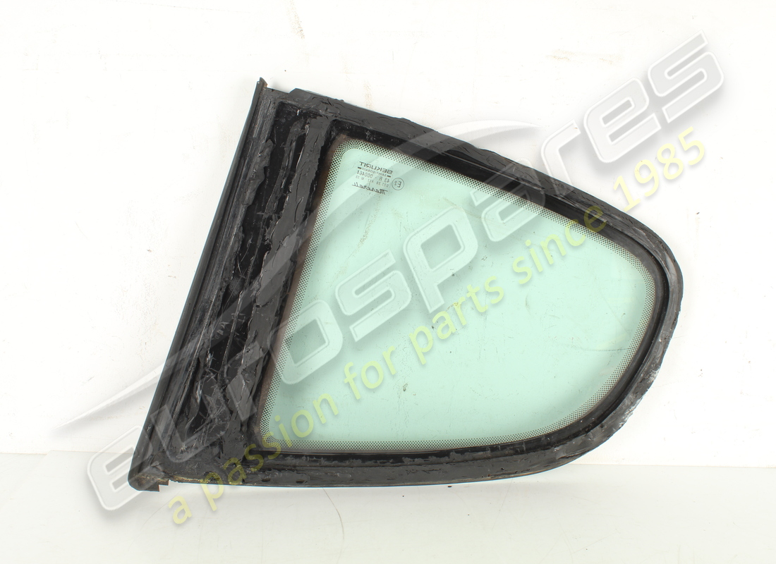 used maserati rear rh fiss.ed window. part number 387700402 (2)