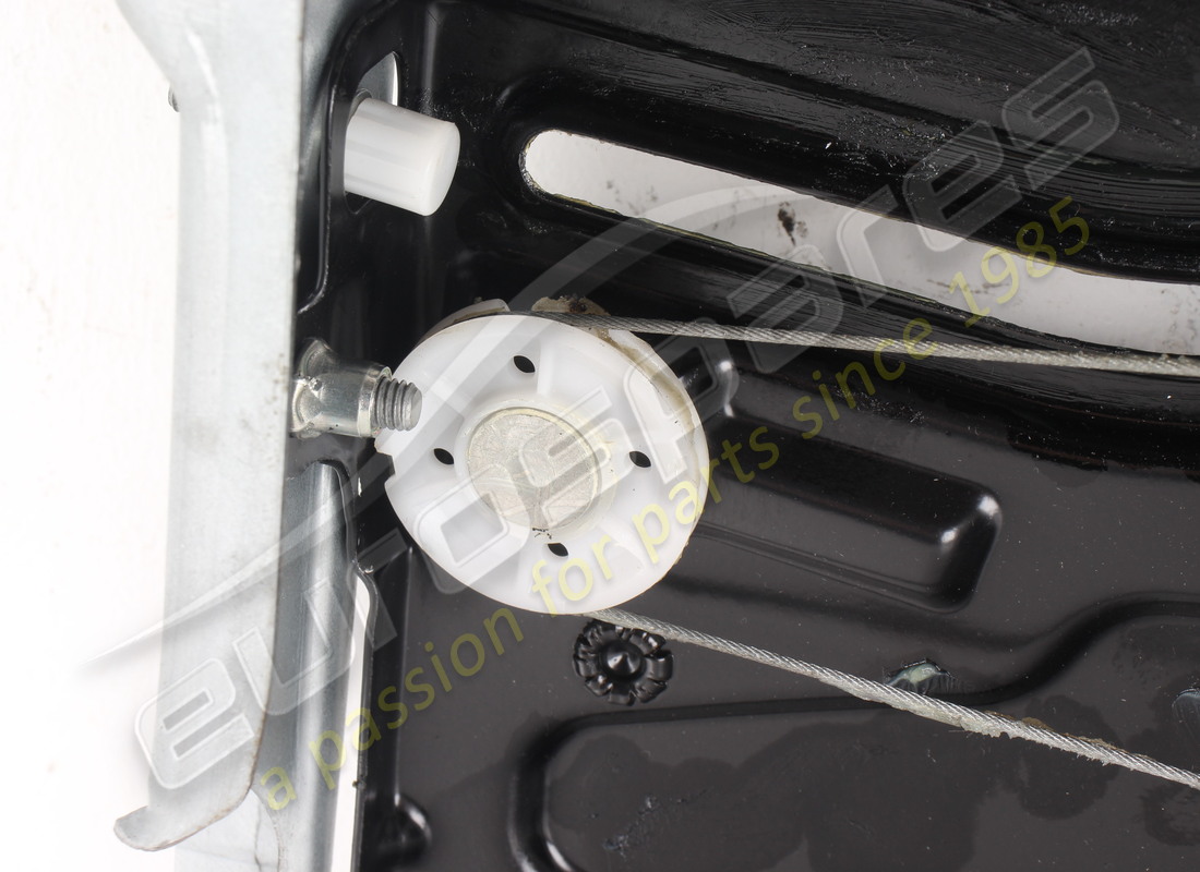 used ferrari rear rh glass lift. part number 69845100 (3)