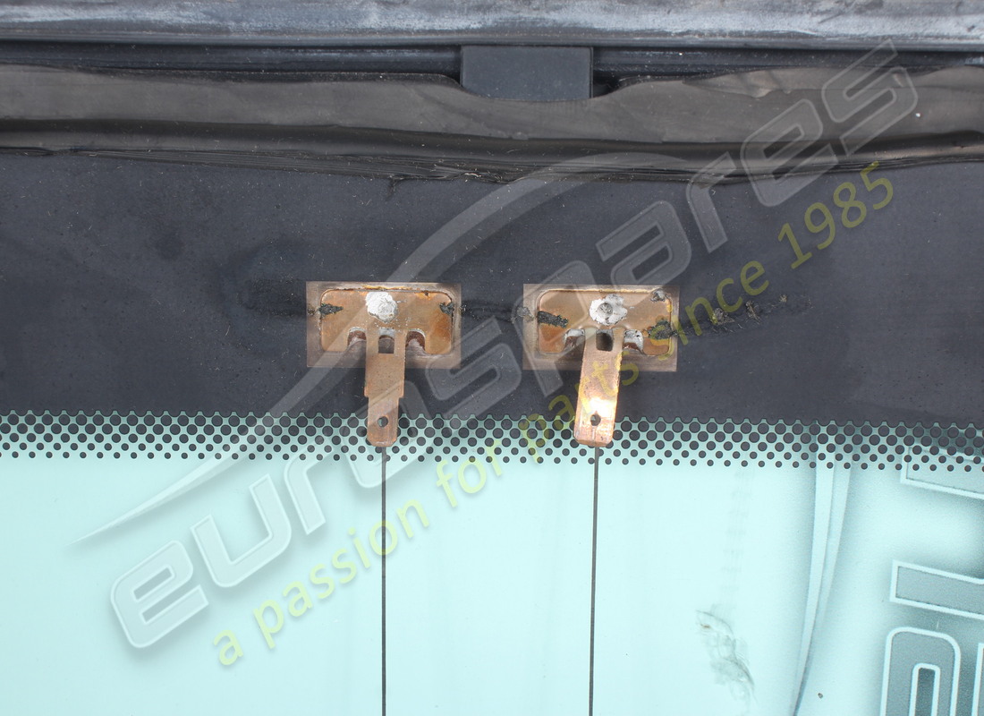 used maserati rear window. part number 387700600 (5)