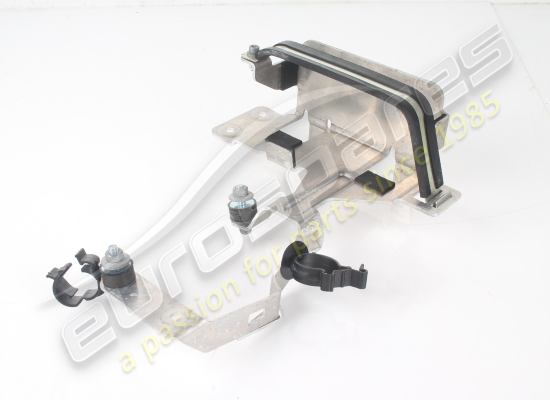 USED Ferrari STAFFA SOSTEGNO CHILLER . PART NUMBER 848233 (1) USED Ferrari STAFFA SOSTEGNO CHILLER . PART NUMBER 848233 (1)