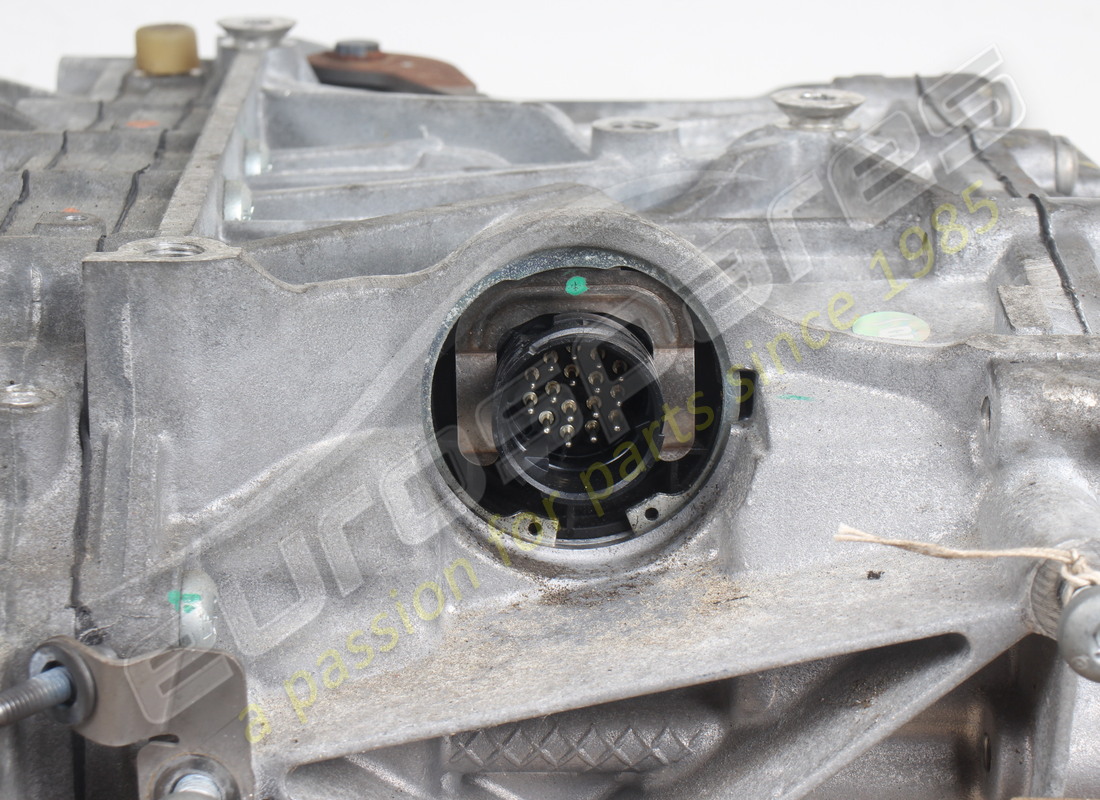 USED FERRARI COMPLETE DCT GEARBOX. PART NUMBER 864807 (7) used ferrari complete dct gearbox. part number 864807 (7)