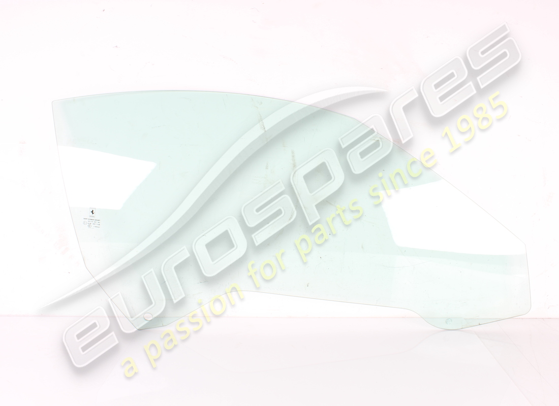 used ferrari rh door window. part number 86774300 (1)