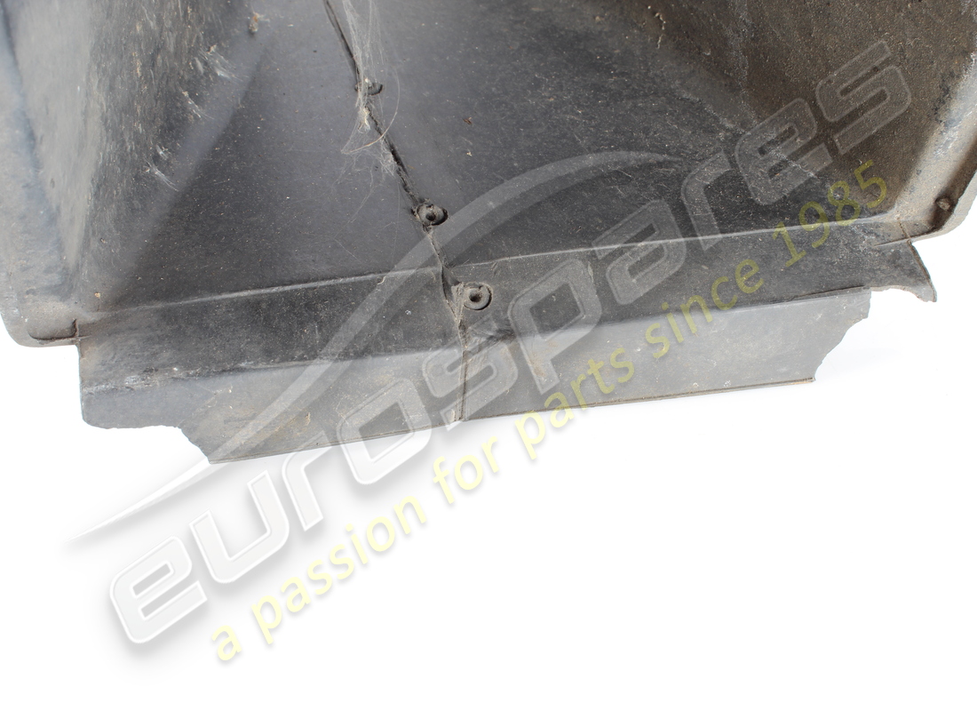 USED MASERATI AIR DUCT. PART NUMBER 372000258 (4) used maserati air duct. part number 372000258 (4)