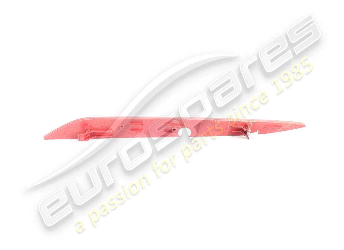 used maserati rh rear reflector. part number 675002330 (2)