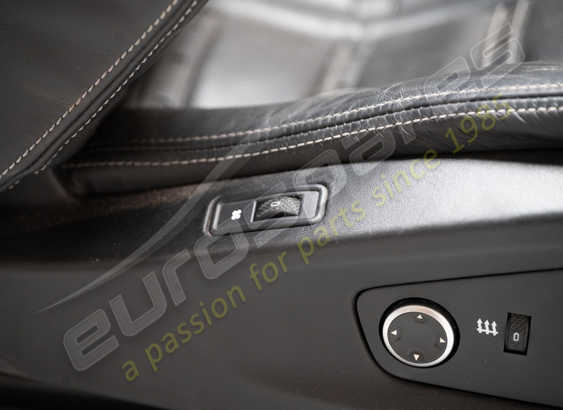 USED FERRARI COMPLETE SEAT SET. PART NUMBER EAP1558688 (13) used ferrari complete seat set. part number eap1558688 (13)