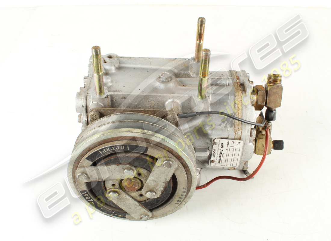 USED Ferrari A/C COMPRESSOR (THREADED TYPE) . PART NUMBER 111222 (1)