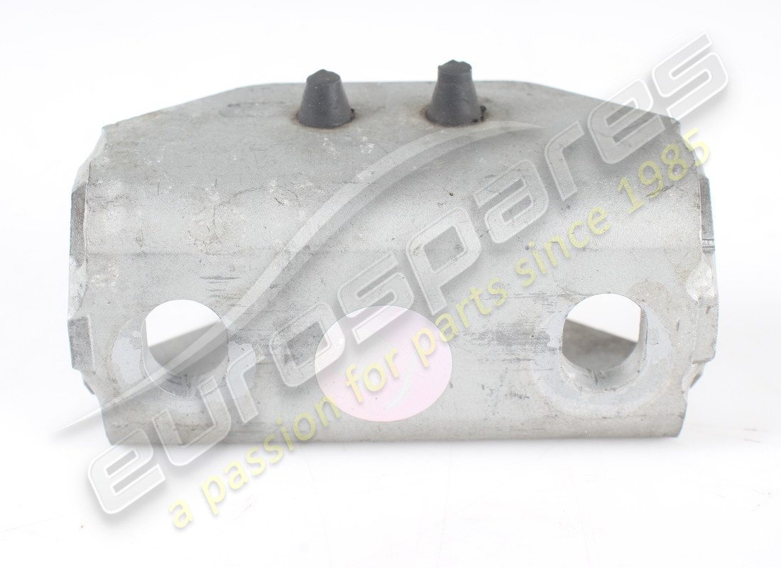 USED FERRARI RETAINER BRACKET. PART NUMBER 269246 (3) used ferrari retainer bracket. part number 269246 (3)