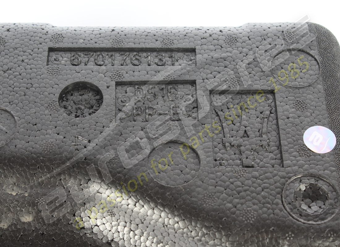 used maserati glove box. part number 670176131 (2)