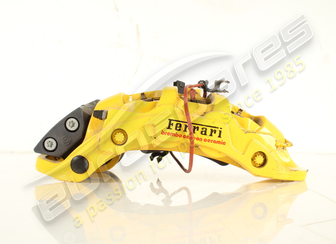 USED Ferrari REAR RH CALIPER WITH PADS . PART NUMBER 335719 (1)